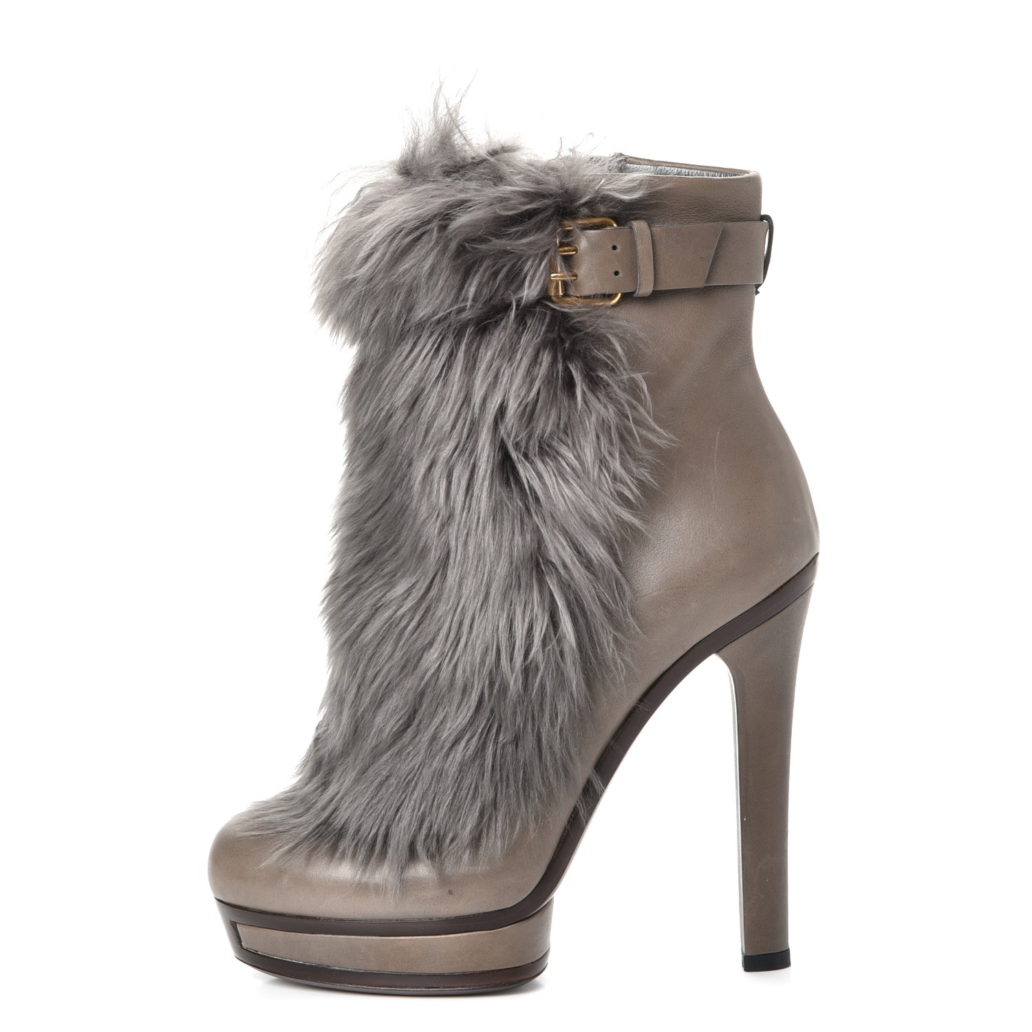 white gucci boots with fur