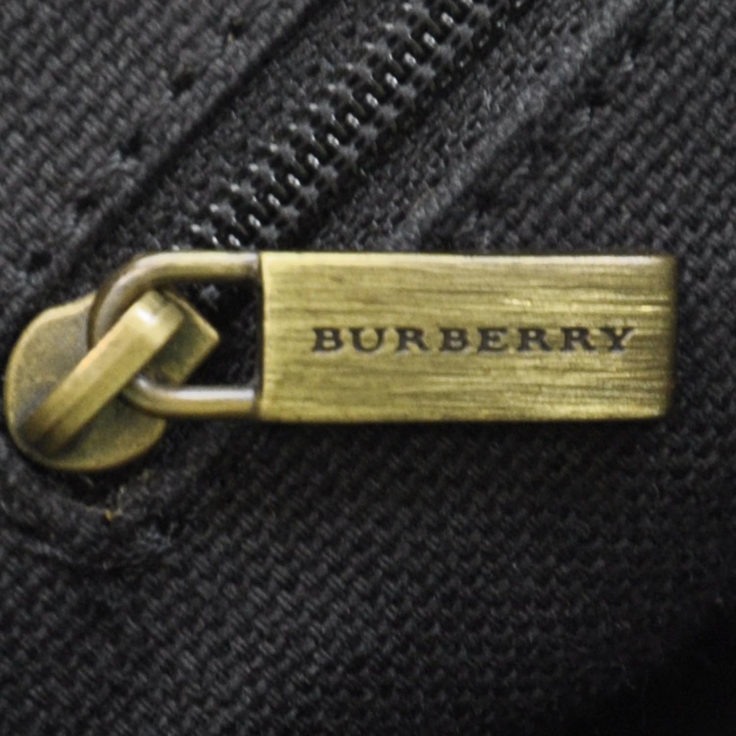 BURBERRY Leather Haymarket Check Horn Toggle Shoulder Bag Green 30362