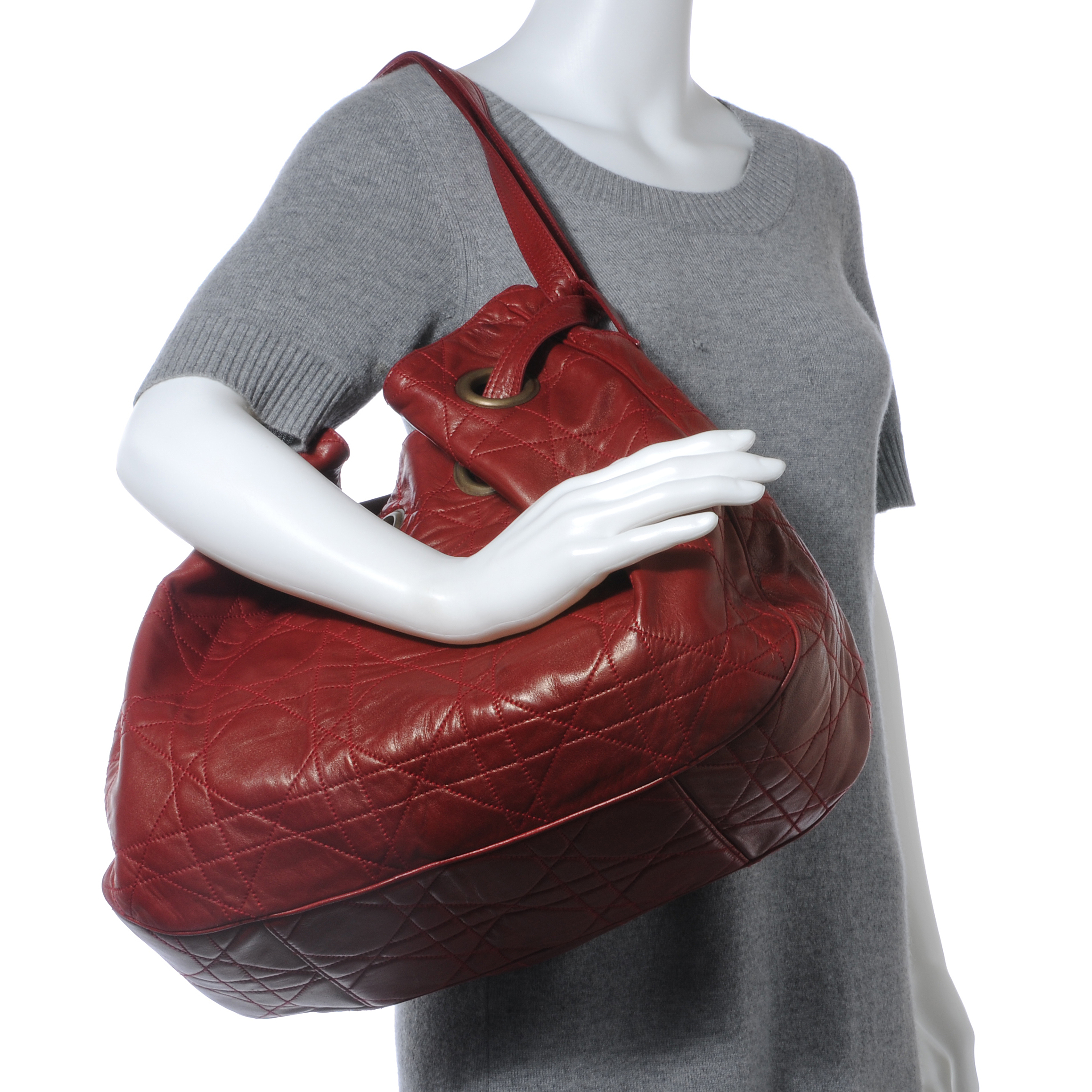 CHRISTIAN DIOR Lambskin Cannage Quilted Drawstring Bag Red 40582