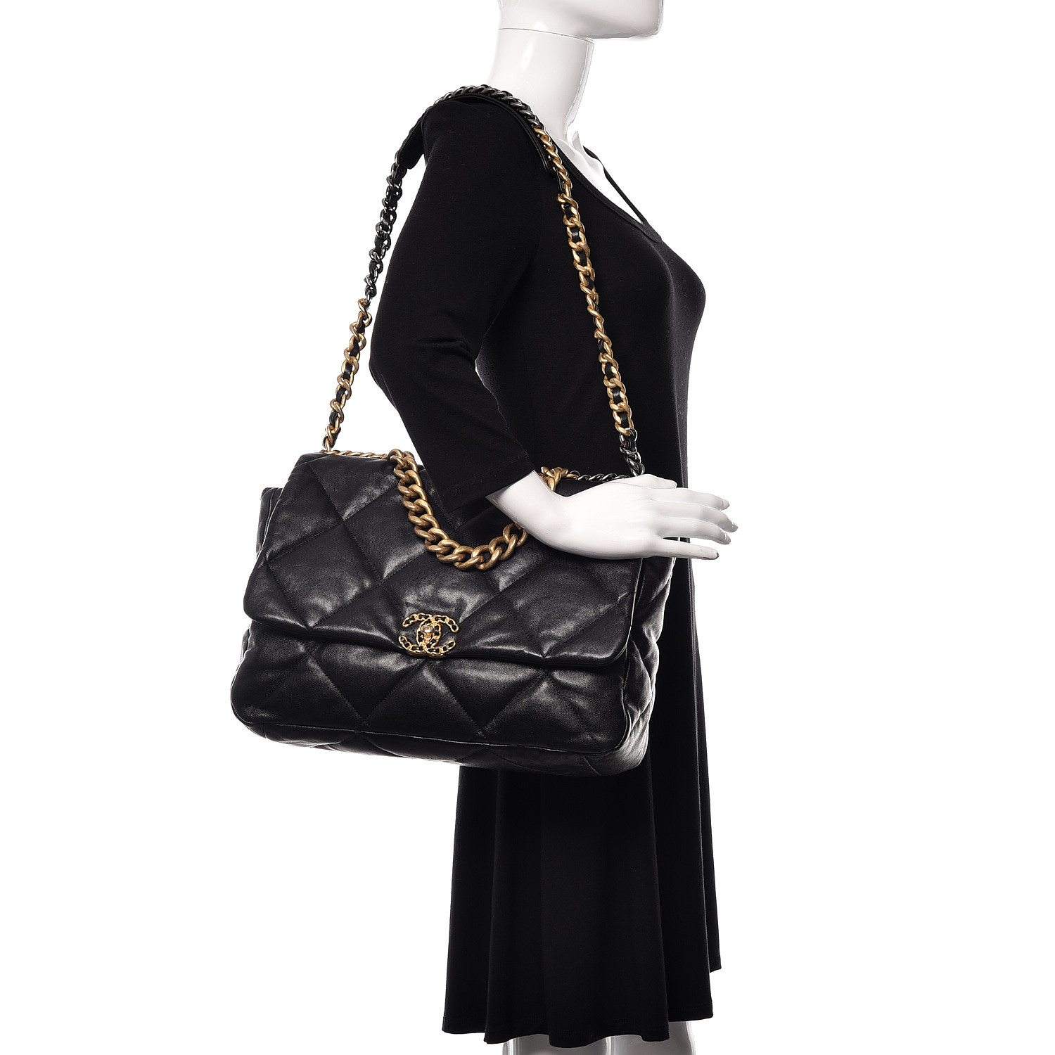 large chanel 19