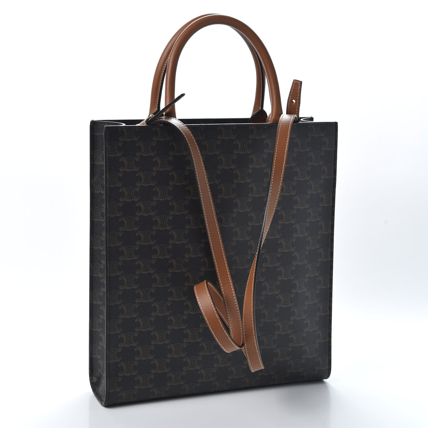 medium bucket in triomphe canvas and calfskin tan