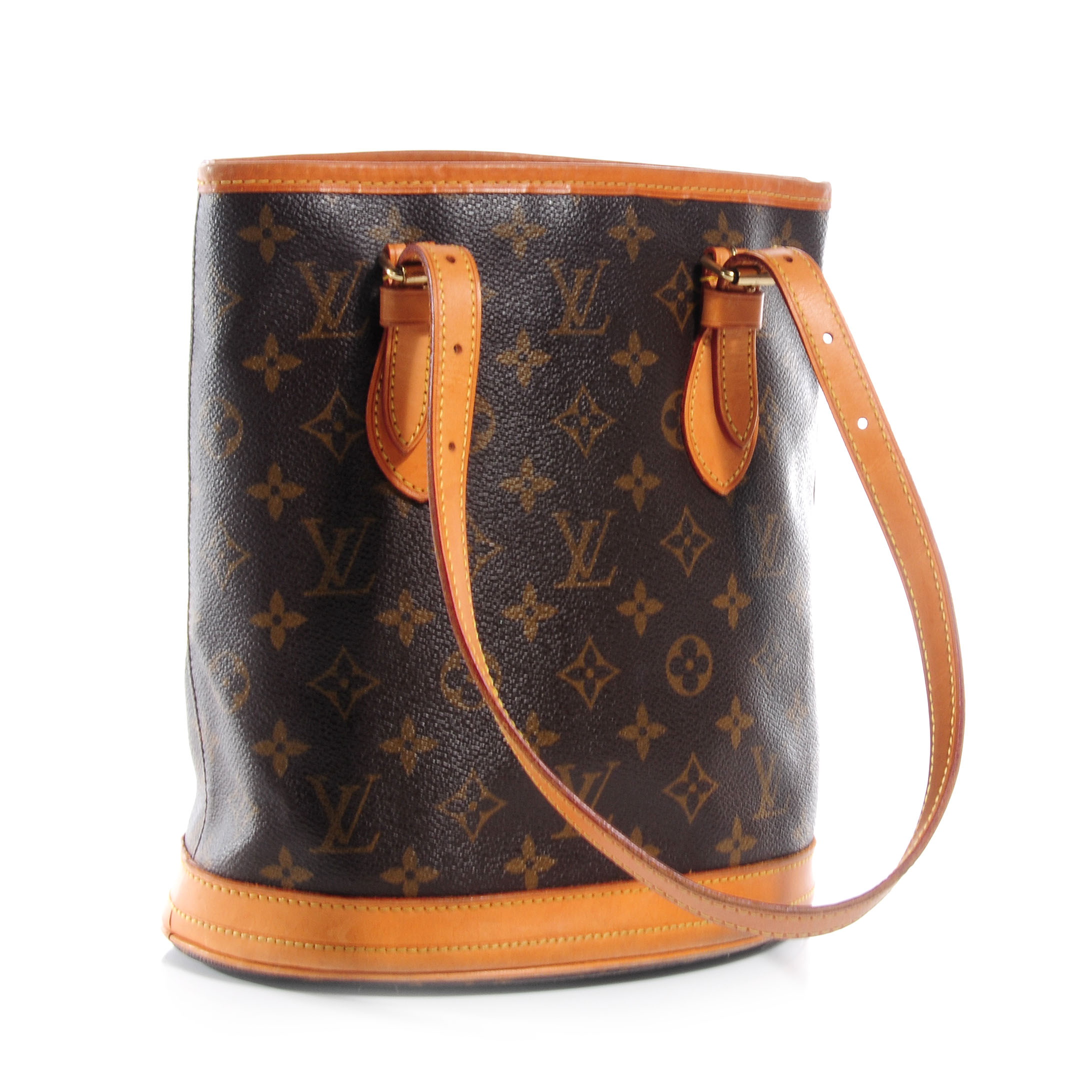 Louis Vuitton monogram petit bucket bag just came in!! This has a pristine  inside and bag is in excellent condi…