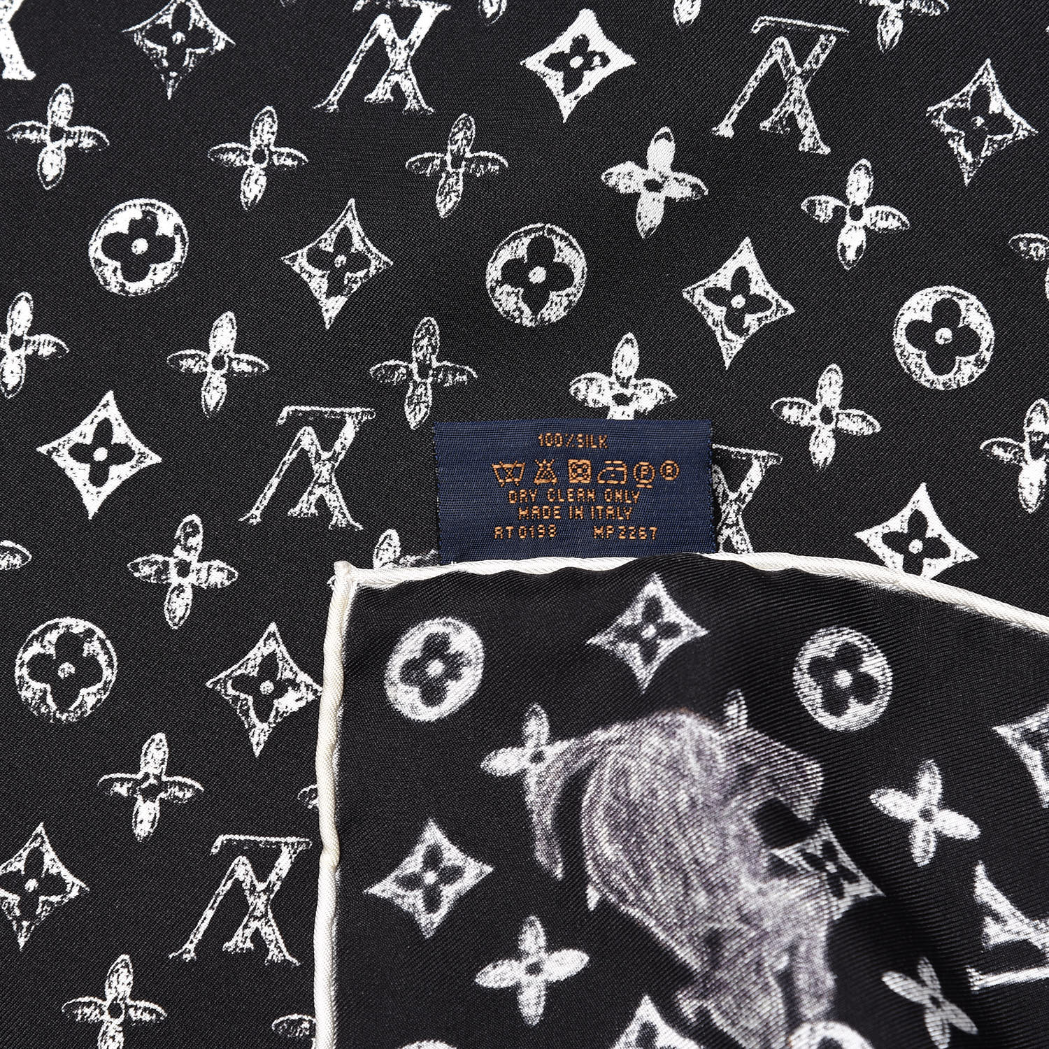 Louis Vuitton Men's Gray Wool Monogram Classic Scarf M70932