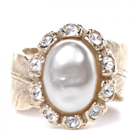 CHANEL Pearl Crystal Leaf CC Ring 49 5 Gold Pearly White 465140