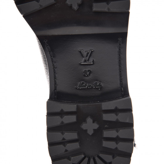 lv discovery flat ankle boot
