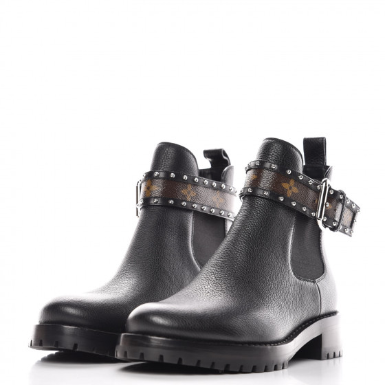 lv discovery flat ankle boot