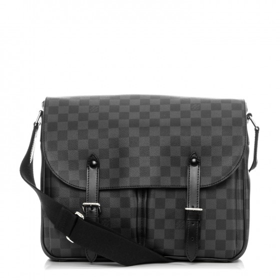 LOUIS VUITTON Damier Graphite Christopher Messenger Bag 182360