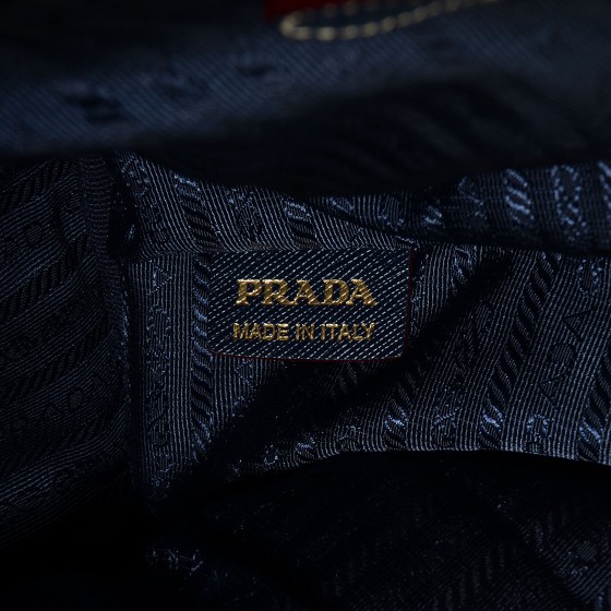 prada canapa saffiano