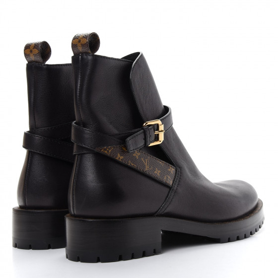 lv discovery flat ankle boot