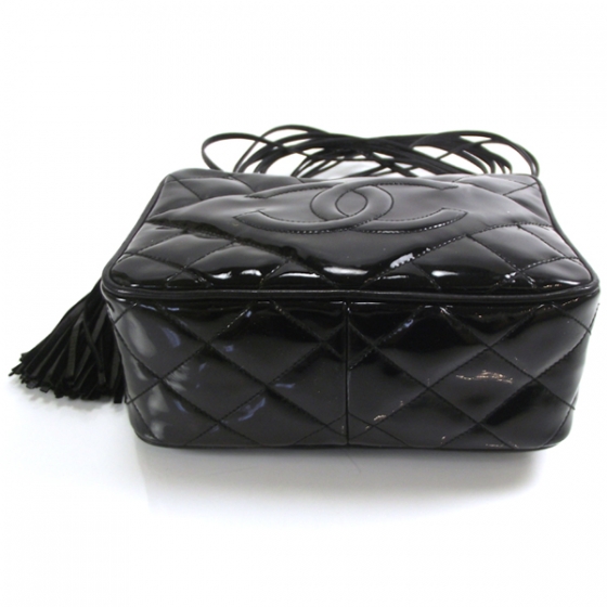 chanel patent quilted bag