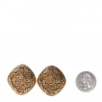 chanel shaped earrings diamond cc clip gold